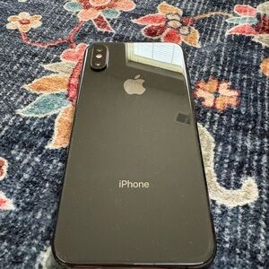 Apple iPhone XS in Black Glass Finish